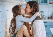 200 Happy Birthday Messages from Kids to Mothers