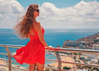 Beach dresses: from simple models to complexes
