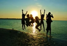 Funny and cute motivational quotes for friends and family