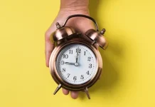 What does it mean when you look at the clock at a fixed time (the meaning of fixed and double hours)? Find out here!